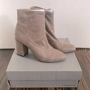 Kenneth Cole reaction Trista size 9 1/2 medium bootie